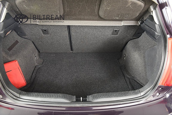 Toyota Auris 10 of 15