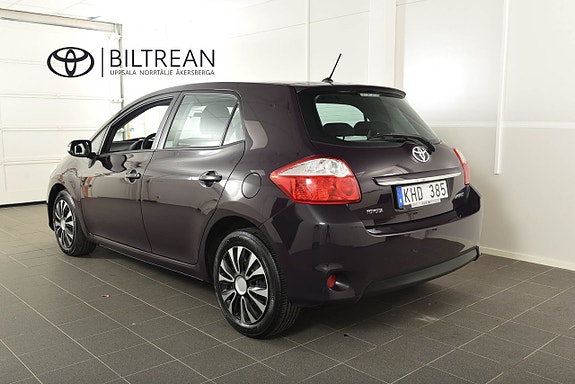 Toyota Auris 2 of 15