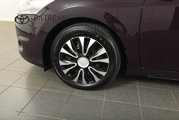 Toyota Auris 14 of 15