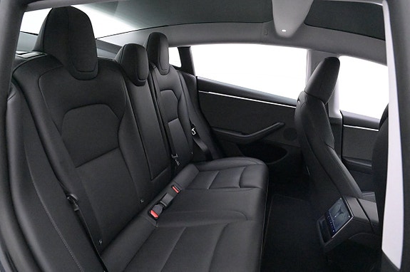 Tesla Model 3 24 of 27