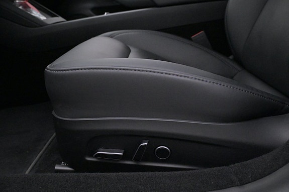 Tesla Model 3 10 of 27