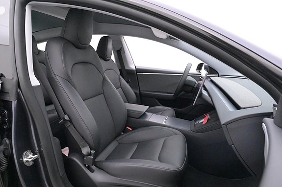 Tesla Model 3 11 of 27