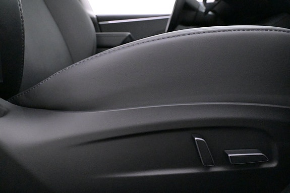 Tesla Model 3 12 of 27