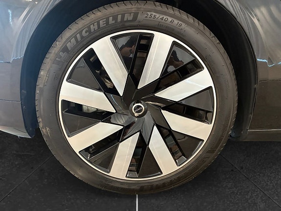 Volvo V90 10 of 16