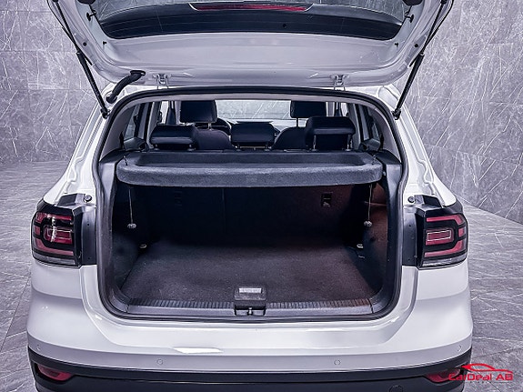 Volkswagen T-Cross 19 of 24