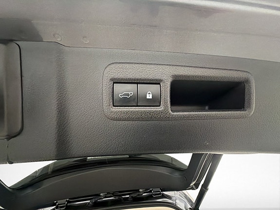 Lexus NX300h 30 of 30
