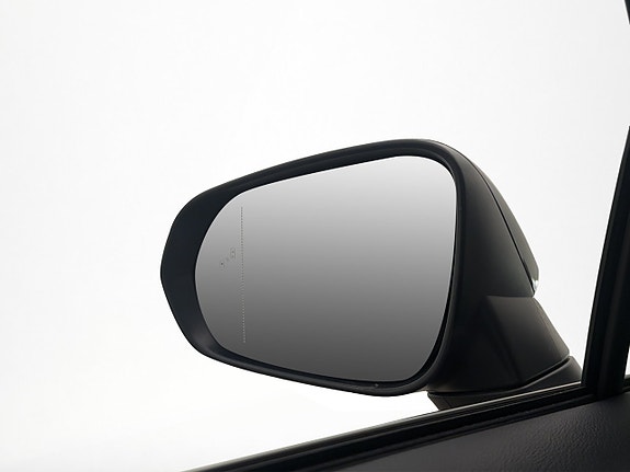 Lexus NX300h 14 of 30