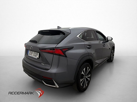 Lexus NX300h 8 of 30