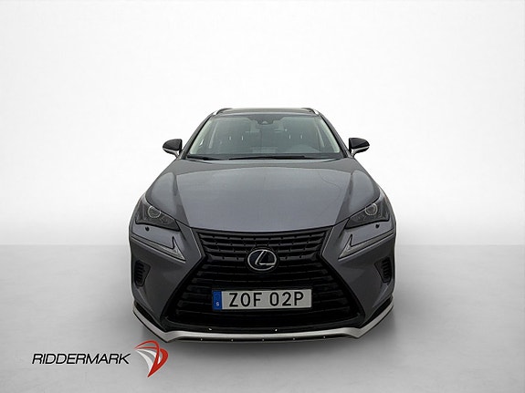 Lexus NX300h 2 of 30