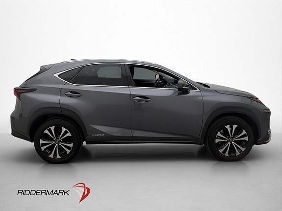 Lexus NX300h 9 of 30