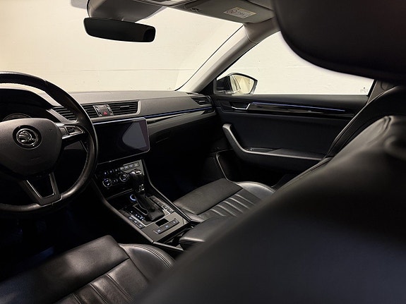 Skoda Superb 8 of 26