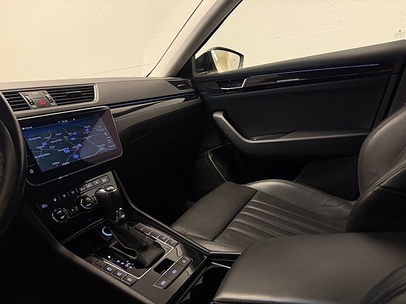 Skoda Superb 17 of 26
