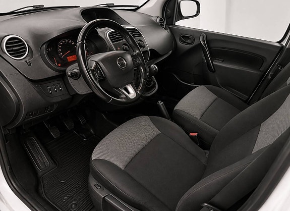 Nissan NV250 3 of 12