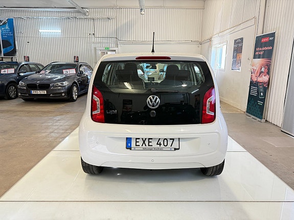 Volkswagen UP! 13 of 13
