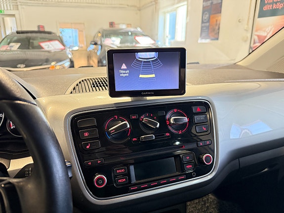 Volkswagen UP! 11 of 13