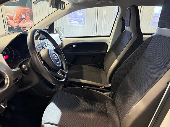 Volkswagen UP! 7 of 13