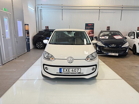 Volkswagen UP! 3 of 13