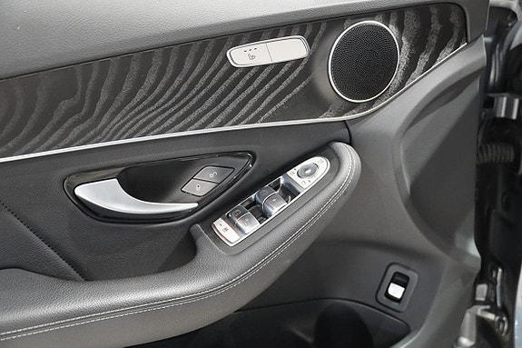 Mercedes-Benz C300 13 of 23