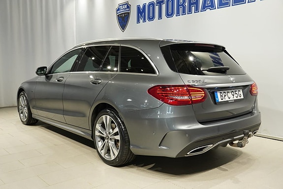 Mercedes-Benz C300 5 of 23