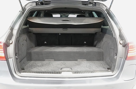 Mercedes-Benz C300 9 of 23