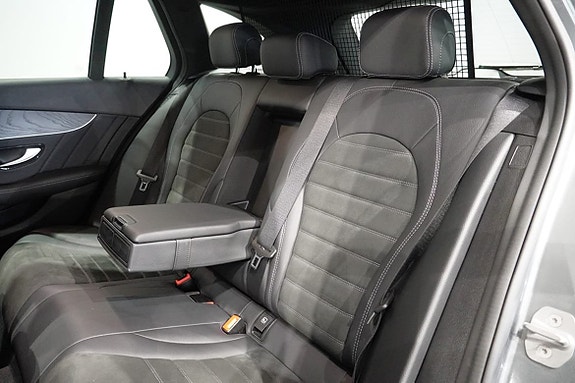 Mercedes-Benz C300 16 of 23