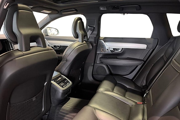 Volvo V90 21 of 26