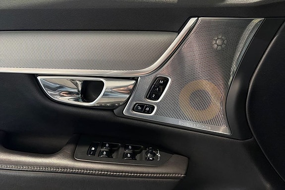 Volvo V90 16 of 26