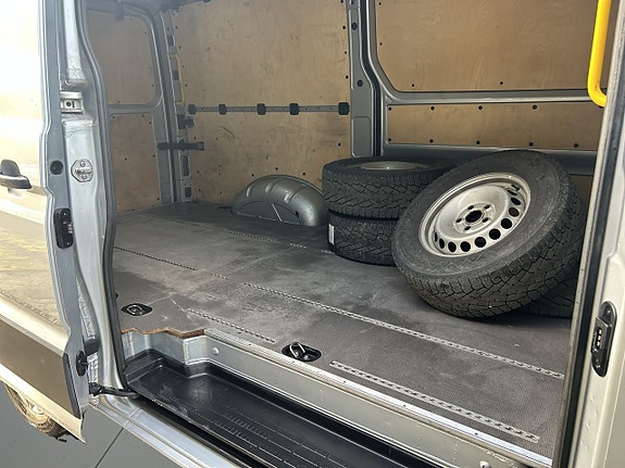Volkswagen Crafter 35 13 of 21