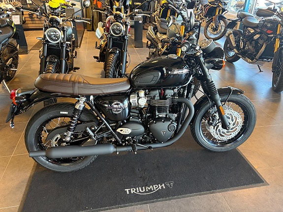 Triumph Triumph Bonneville T120 - Black 2 of 3