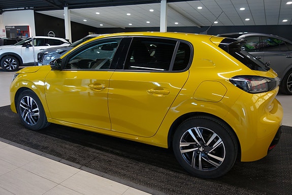 Peugeot 208 2 of 6