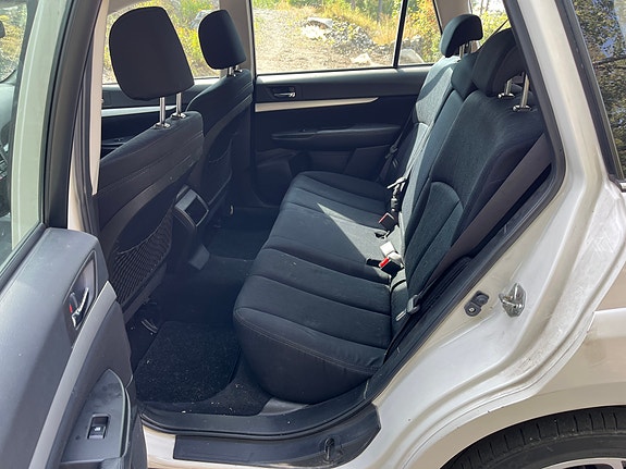 Subaru Outback 5 of 8