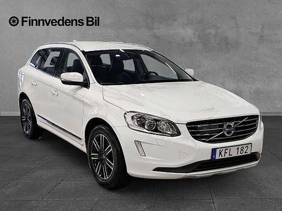 Volvo XC60 2 of 9
