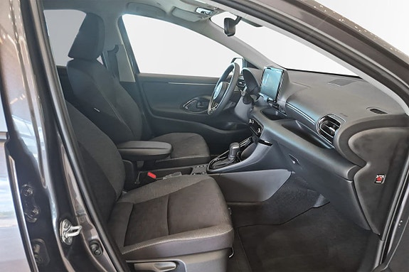 Toyota Yaris 6 of 10