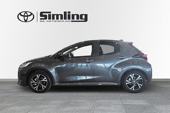 Toyota Yaris 3 of 10