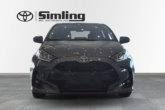 Toyota Yaris 5 of 10