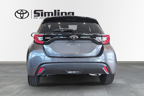 Toyota Yaris 4 of 10