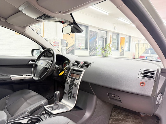 Volvo V50 17 of 30