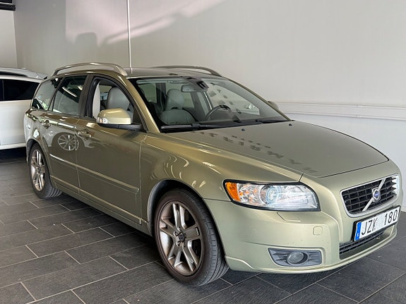 Volvo V50 2 of 7