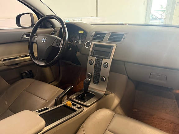 Volvo V50 3 of 7