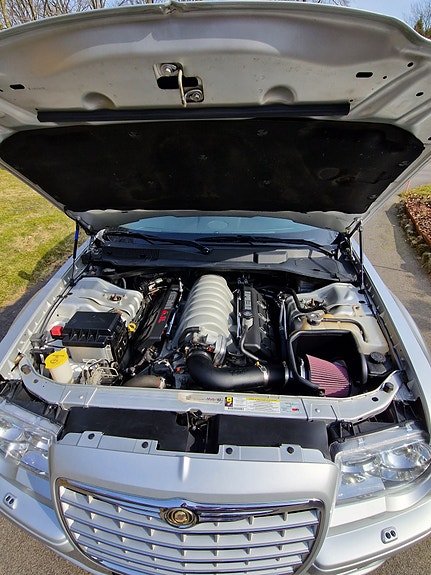 Chrysler 300C 5 of 8
