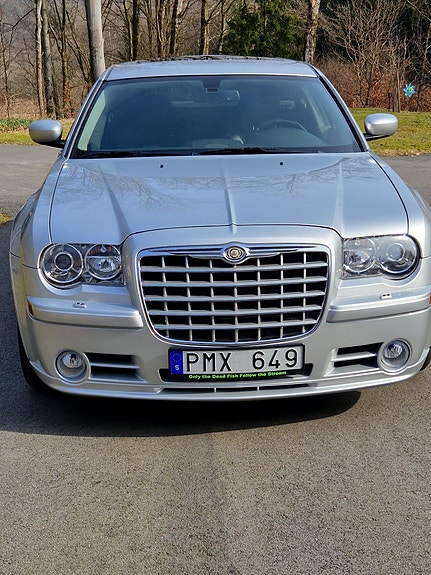 Chrysler 300C 7 of 8