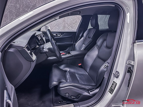 Volvo V60 14 of 29