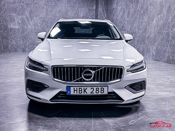 Volvo V60 2 of 29