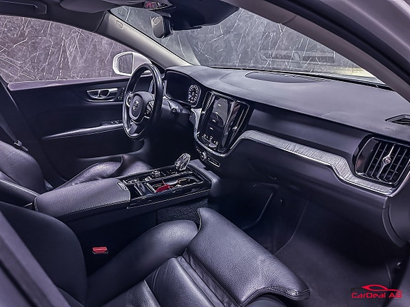 Volvo V60 11 of 29