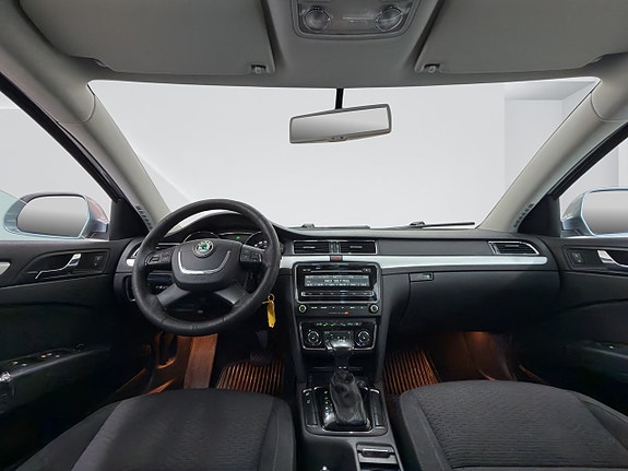 Skoda Superb 11 of 18