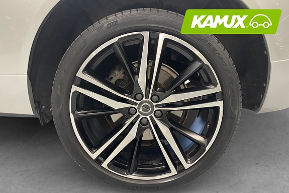 Volvo XC60 8 of 24