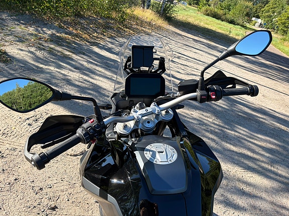 BMW F 900 GS 4 of 6