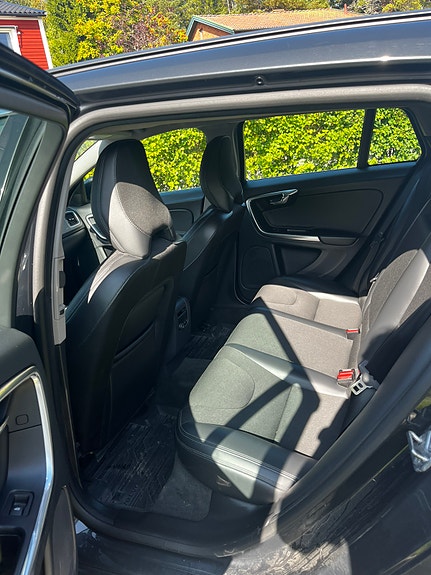 Volvo V60 7 of 11