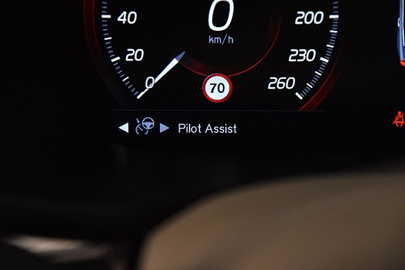 Volvo XC60 18 of 27