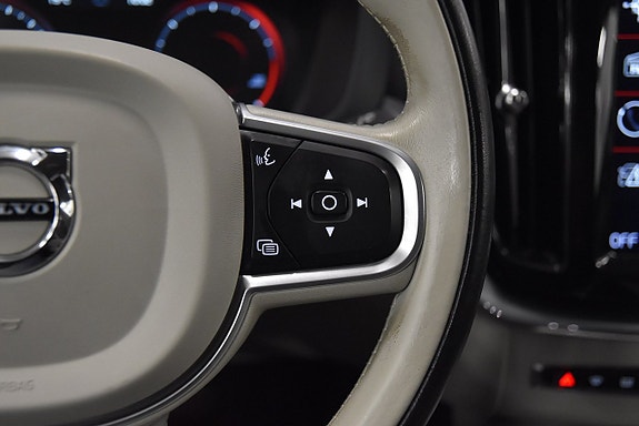 Volvo XC60 11 of 27